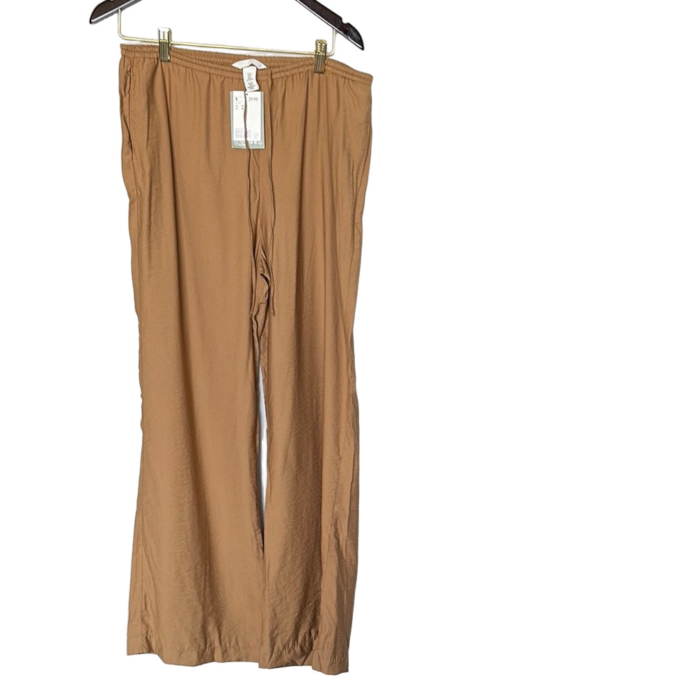 H&M Tan  Relaxed Fit Woman’s Medium NWT with pockets